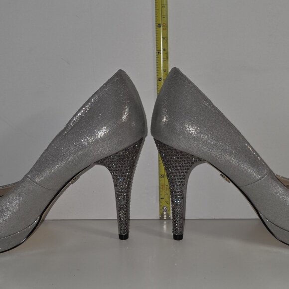 Nina Women’s Silver and Rhinestone 4" High-Heeled Shoe size 9 - Picture 2 of 7